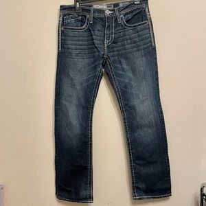 BKE Buckle Slightly Distressed denim Jeans in 32S
